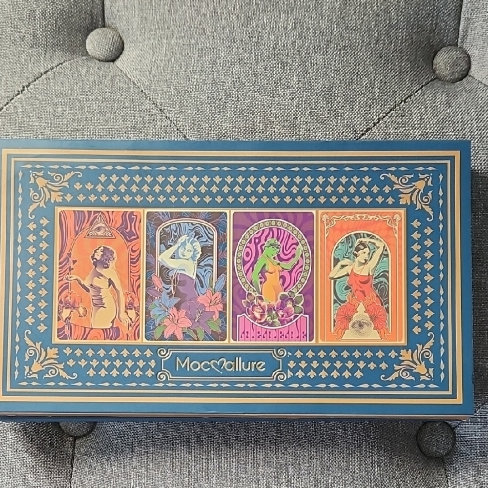 Vibrant Eyeshadow Palette - Multicolor